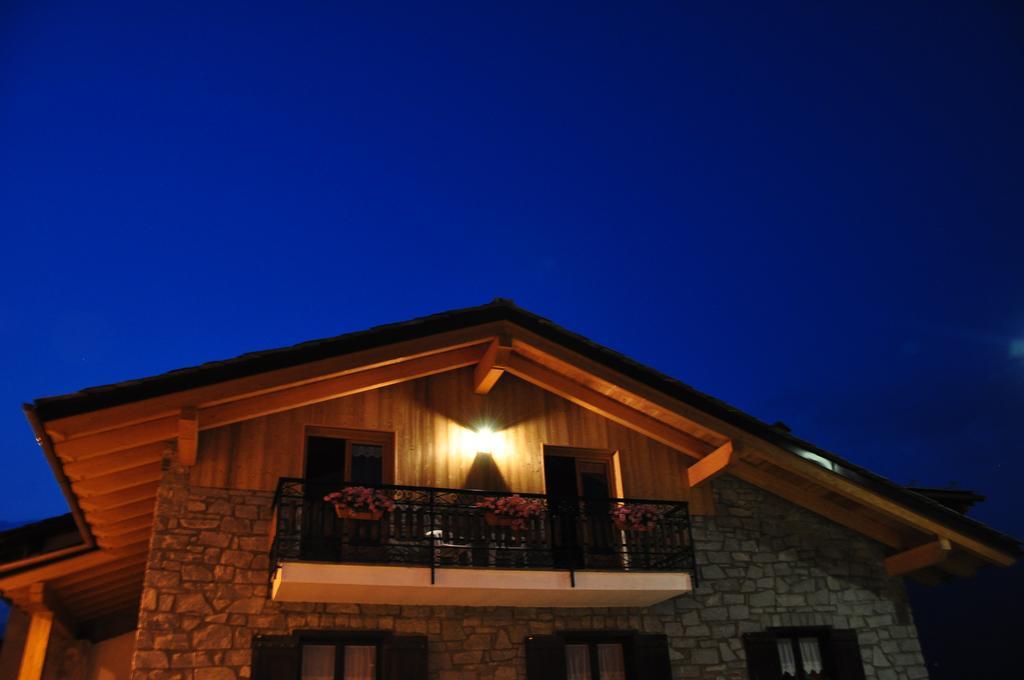 Le Foyer De La Ferme Apartment Aosta Exterior photo